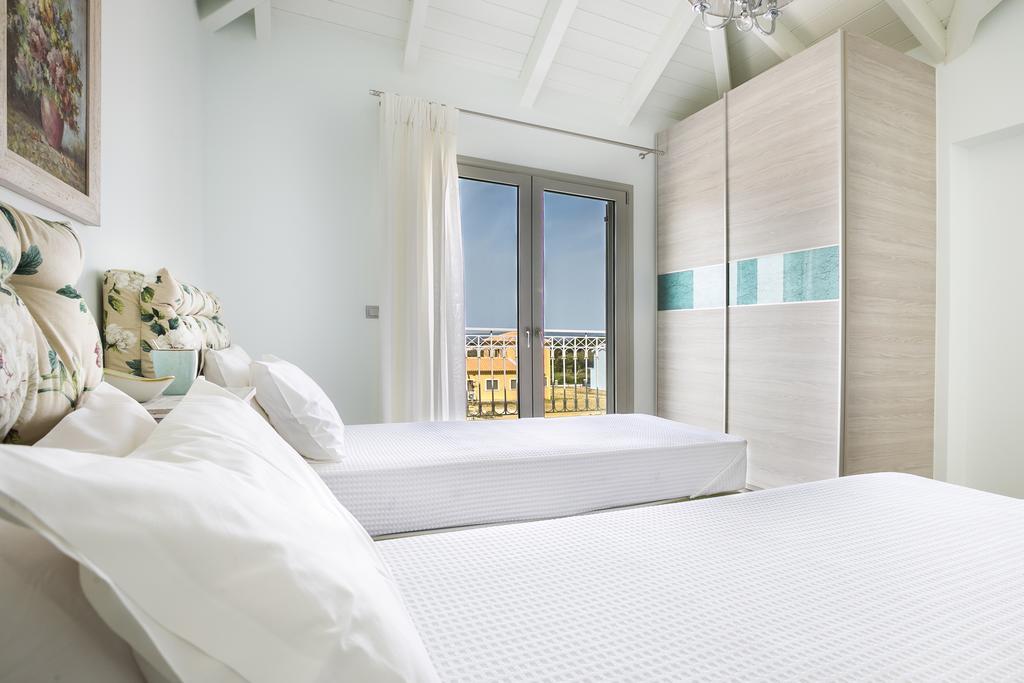 Afrodite Luxury Villa スヴォロナータ エクステリア 写真