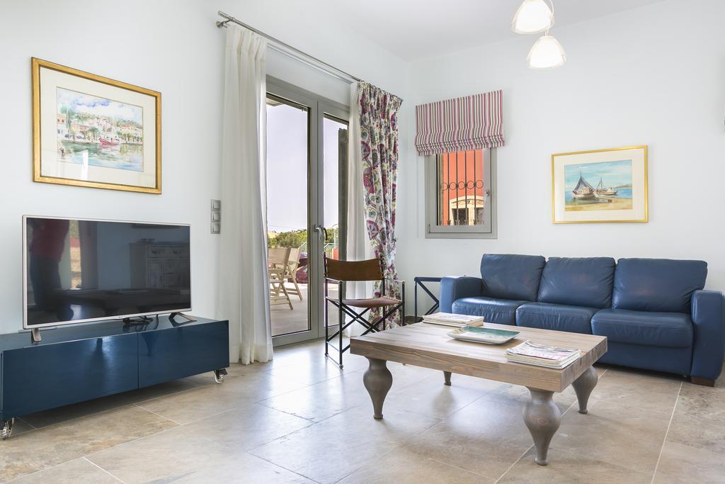 Afrodite Luxury Villa スヴォロナータ エクステリア 写真