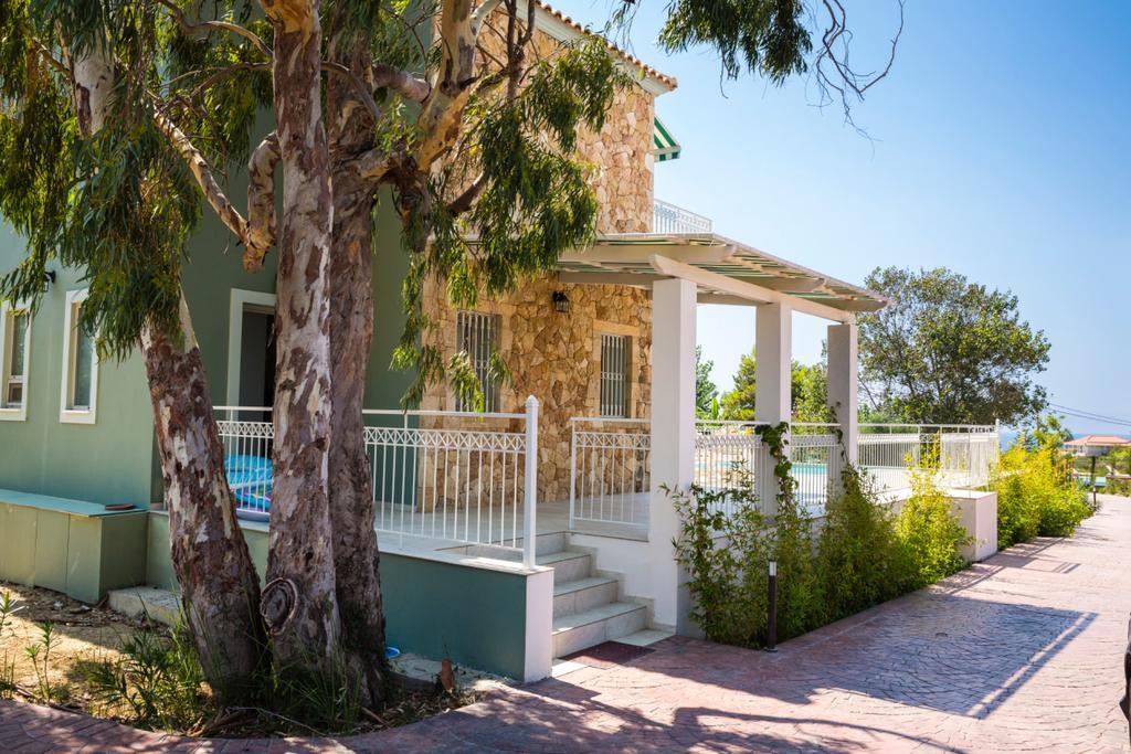 Afrodite Luxury Villa スヴォロナータ エクステリア 写真