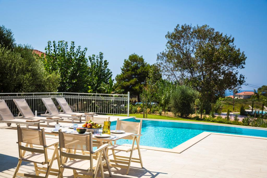 Afrodite Luxury Villa スヴォロナータ エクステリア 写真