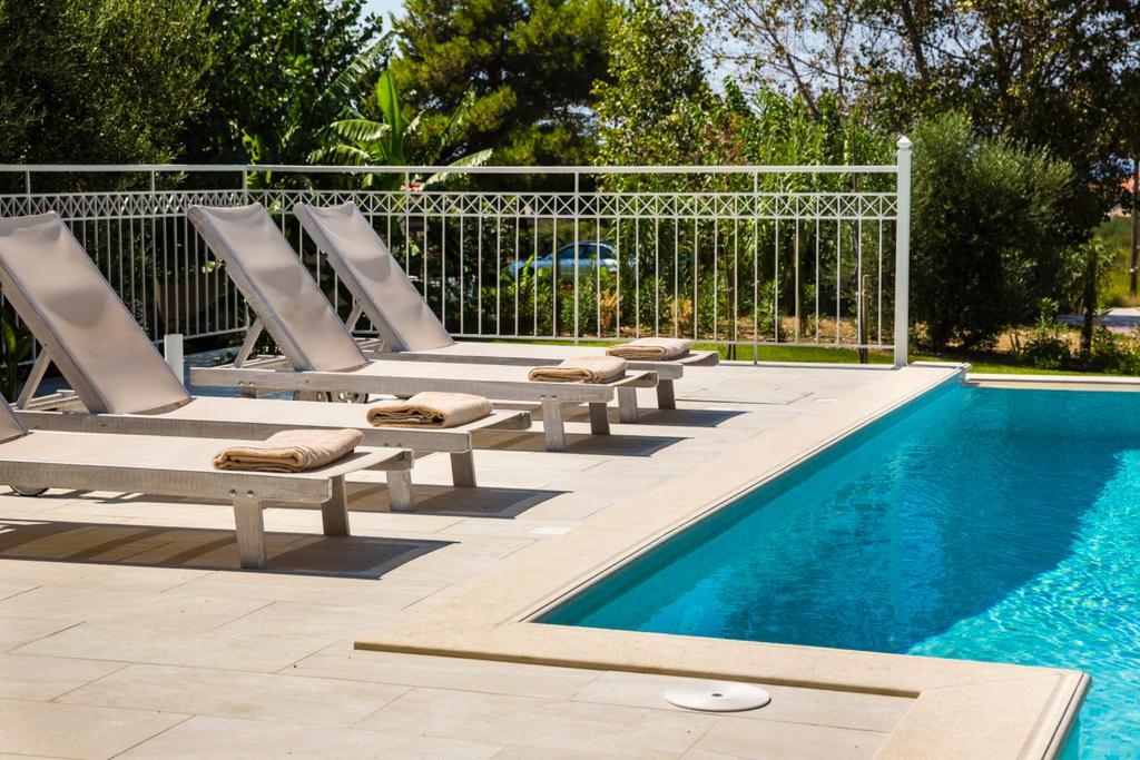 Afrodite Luxury Villa スヴォロナータ エクステリア 写真