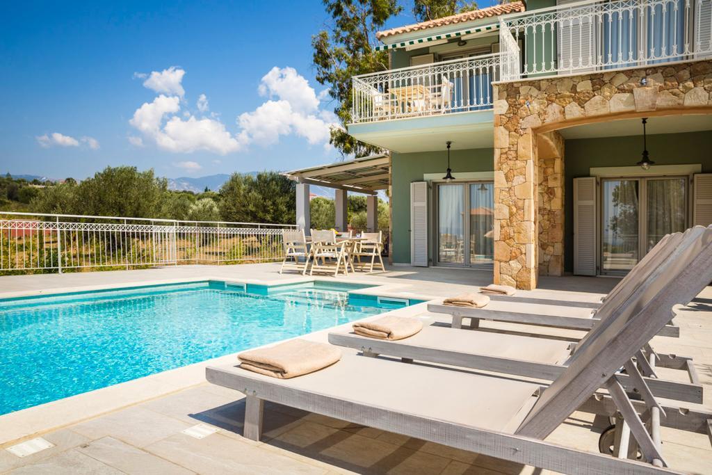 Afrodite Luxury Villa スヴォロナータ エクステリア 写真