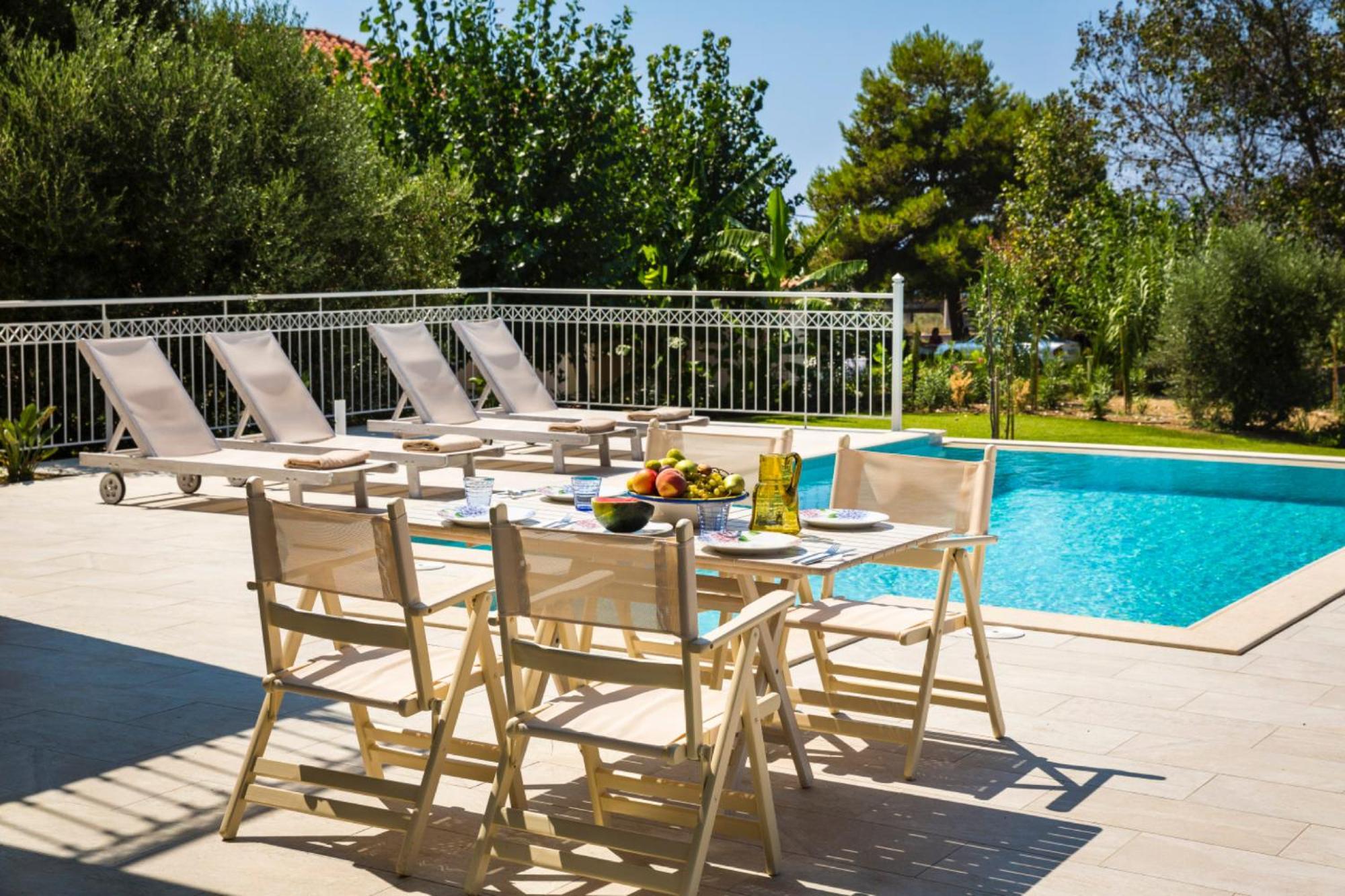 Afrodite Luxury Villa スヴォロナータ エクステリア 写真