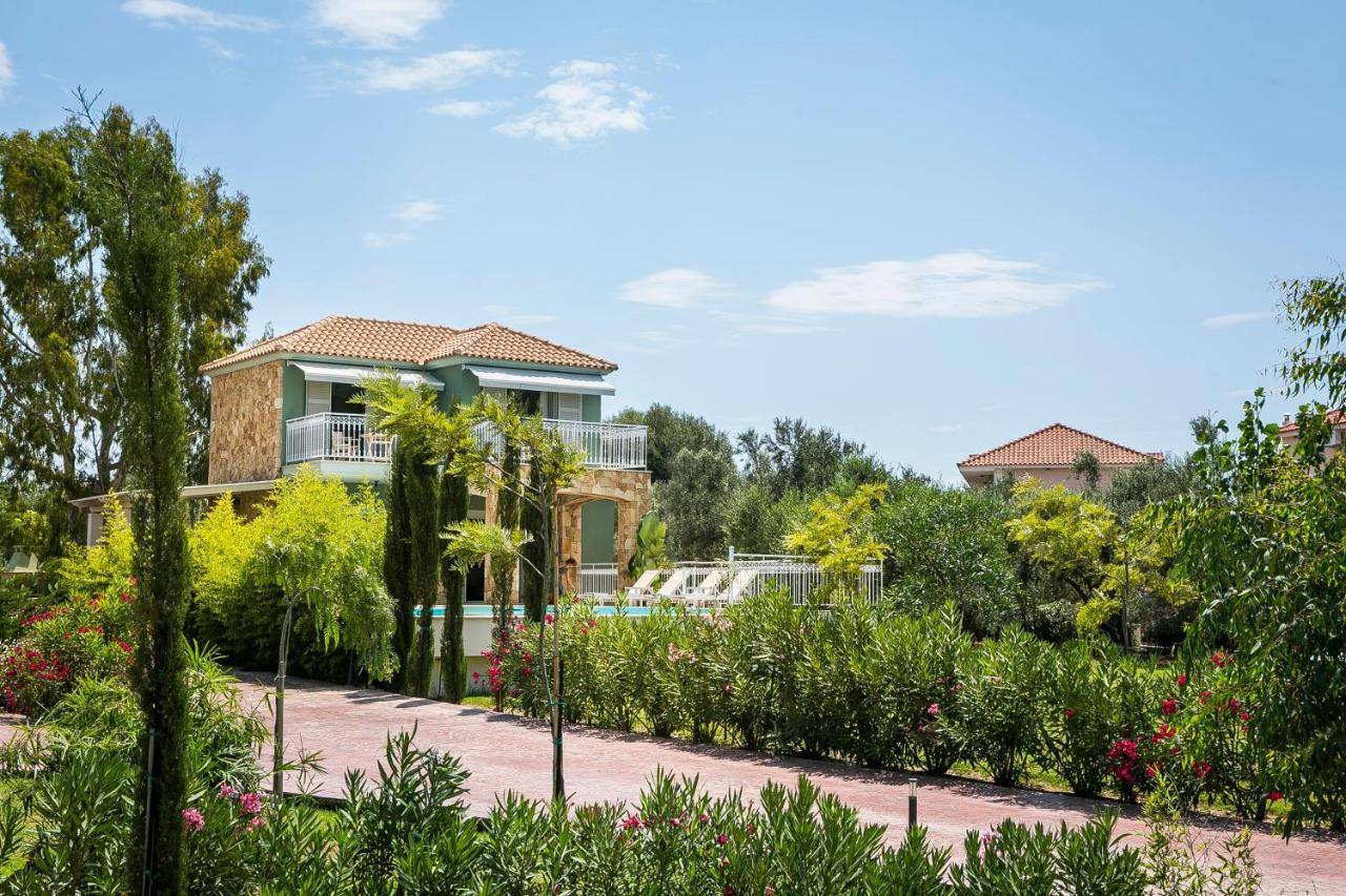 Afrodite Luxury Villa スヴォロナータ エクステリア 写真