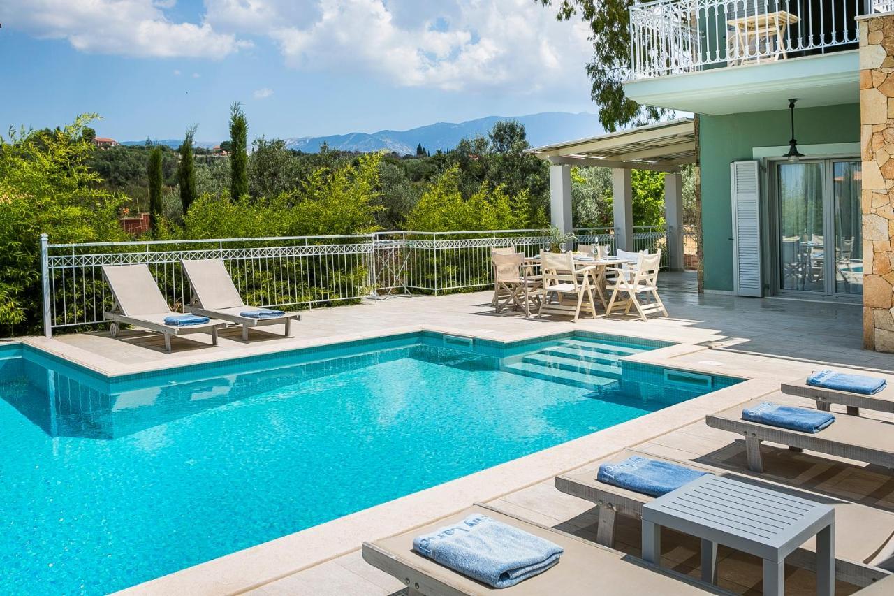 Afrodite Luxury Villa スヴォロナータ エクステリア 写真