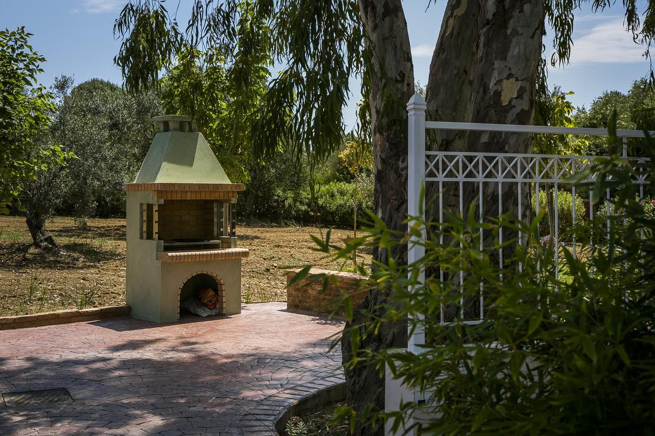 Afrodite Luxury Villa スヴォロナータ エクステリア 写真